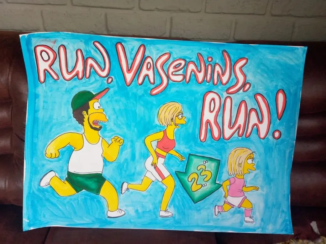 Самодельный рисованный плакат RUN VASENINS RUN